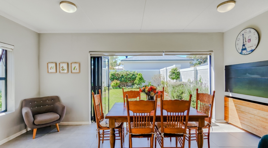 To Let 3 Bedroom Property for Rent in Protea Heights Western Cape